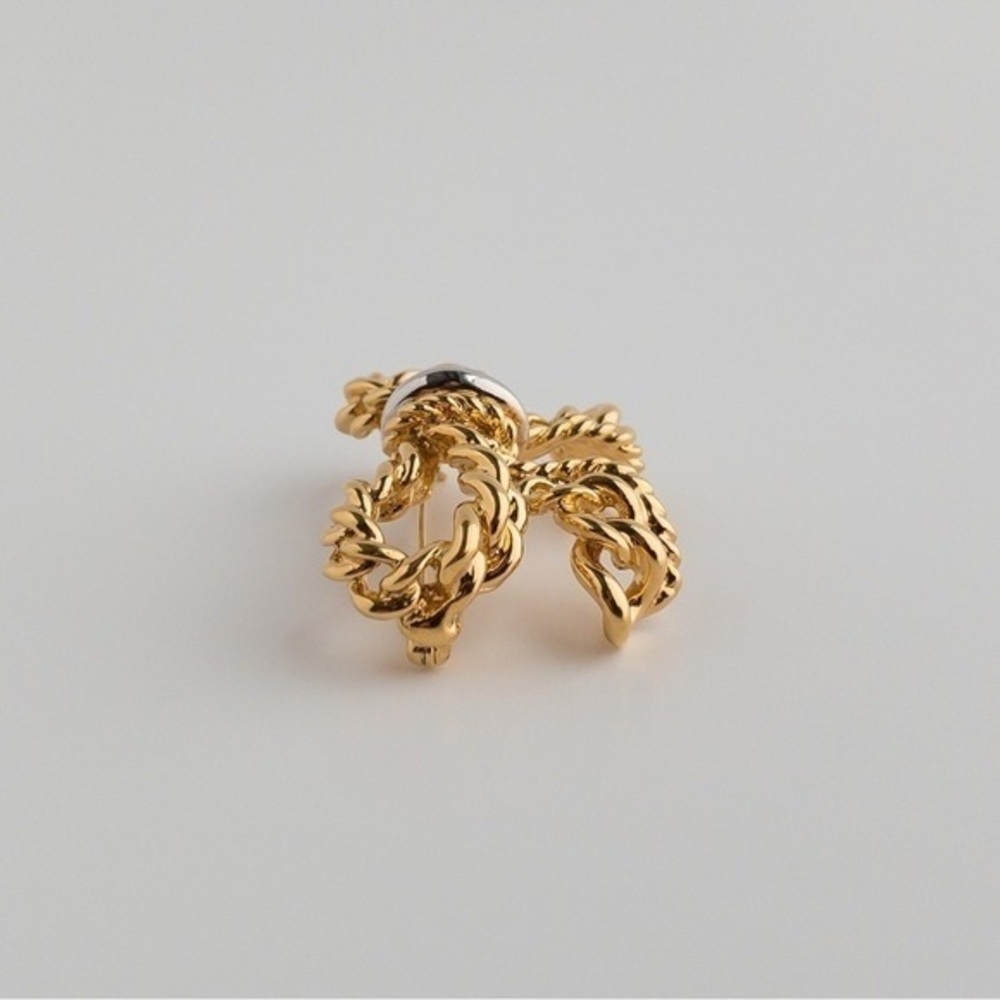 Nina Ricci Brooch Pin Gilded Twisted Knot Bow Ribbon Vintage Gold Tone